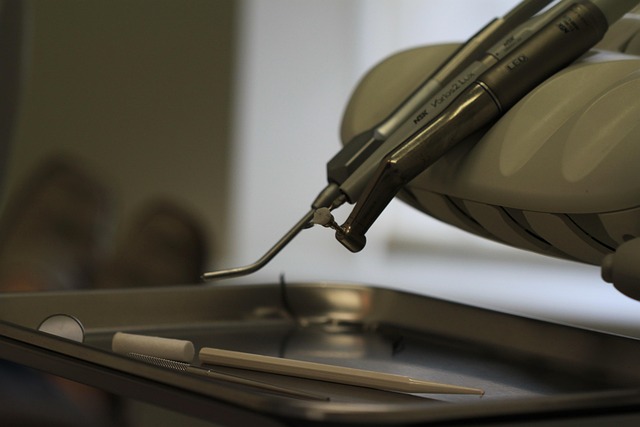 Patient scheduling a dental checkup in Louisville, Kentucky